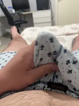 Snapshot of Novinho16cmz chatting on October 13, 2025, 1:05 am Novinho16cmz online show from October 13, 2025, 1:05 am