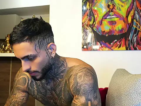 Snapshot of logan_hugh8 chatting on September 13, 2025, 5:18 am logan hugh8 online show from September 13, 2025, 5:18 am