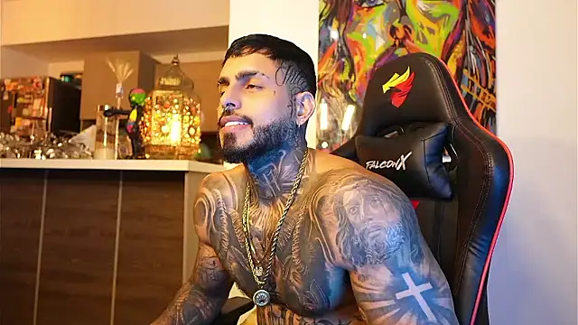 Snapshot of logan_hugh8 chatting on September 28, 2025, 2:06 am logan hugh8 online show from September 28, 2025, 2:06 am