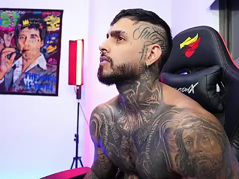 Snapshot of logan_hugh8 chatting on October 28, 2025, 1:53 am logan hugh8 online show from October 28, 2025, 1:53 am