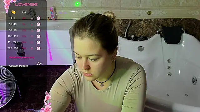 Snapshot of HelenHartt chatting on November 10, 2025, 1:59 am HelenHartt online show from November 10, 2025, 1:59 am