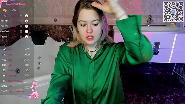 Snapshot of HelenHartt chatting on November 16, 2025, 1:55 am HelenHartt online show from November 16, 2025, 1:55 am