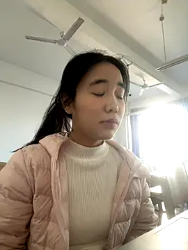 Snapshot of luluya1314 chatting on November 19, 2025, 5:40 am luluya1314 online show from November 19, 2025, 5:40 am