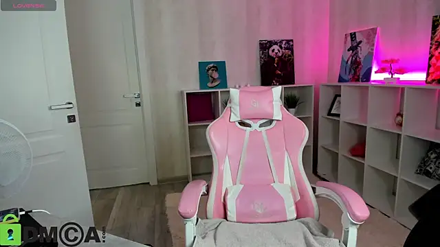 Snapshot of lasly_moon chatting on September 19, 2025, 7:21 am lasly moon online show from September 19, 2025, 7:21 am