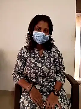 Snapshot of Love_Foreverr12 chatting on October 11, 2025, 4:55 am Love Foreverr12 online show from October 11, 2025, 4:55 am