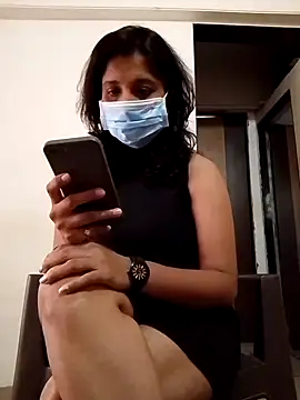 Snapshot of Love_Foreverr12 chatting on October 15, 2025, 4:56 am Love Foreverr12 online show from October 15, 2025, 4:56 am