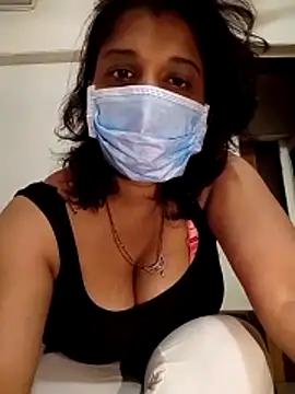 Snapshot of Love_Foreverr12 chatting on November 12, 2025, 9:21 am Love Foreverr12 online show from November 12, 2025, 9:21 am