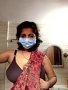 Snapshot of Love_Foreverr12 chatting on November 25, 2025, 6:35 am Love Foreverr12 online show from November 25, 2025, 6:35 am