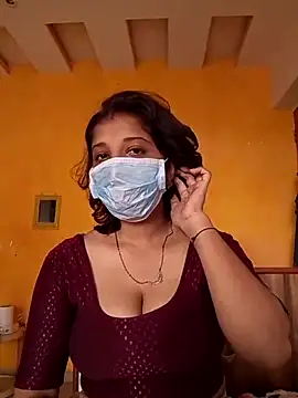 Snapshot of Love_Foreverr12 chatting on November 26, 2025, 5:52 am Love Foreverr12 online show from November 26, 2025, 5:52 am