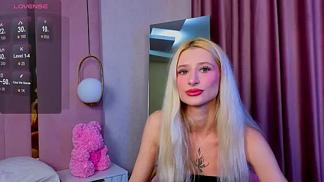 Monica Leen online show from October 14, 2025, 6:36 am