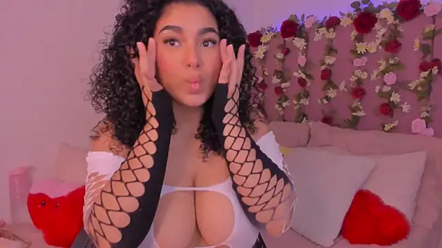 MiaWonderfull online show from February 18, 2026, 6:20 am