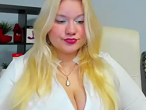 Snapshot of samantha_darling chatting on June 15, 2026, 7:32 am samantha darling online show from June 15, 2026, 7:32 am
