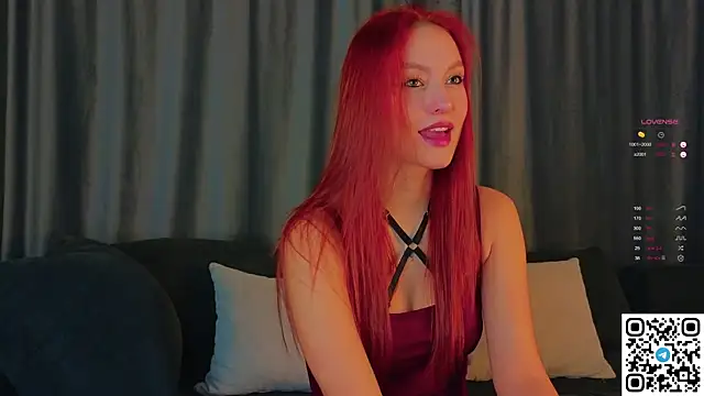 GildedKitten online show from October 3, 2025, 5:32 pm