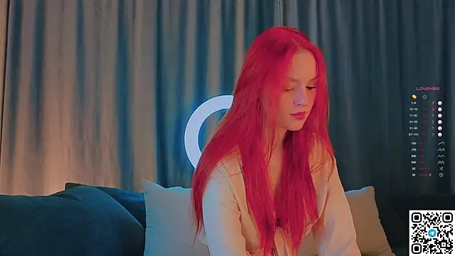 GildedKitten online show from October 13, 2025, 6:41 pm