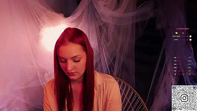 GildedKitten online show from November 18, 2025, 7:29 pm