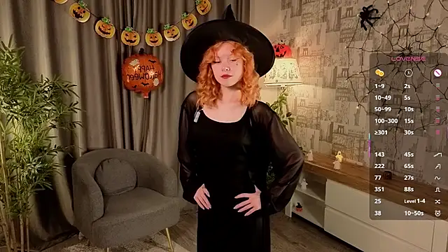 Snapshot of TiannaBorlace chatting on October 31, 2025, 11:11 am TiannaBorlace online show from October 31, 2025, 11:11 am