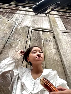   Nhug  05 online show from September 10, 2025, 12:43 am