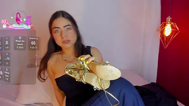 Snapshot of sashaa_petit chatting on November 24, 2025, 11:32 am sashaa petit online show from November 24, 2025, 11:32 am