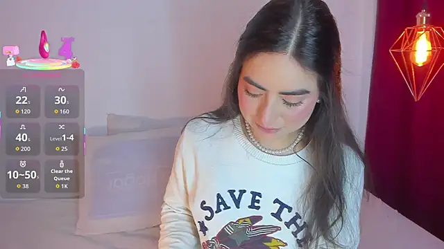 Snapshot of sashaa_petit chatting on December 2, 2025, 11:37 am sashaa petit online show from December 2, 2025, 11:37 am