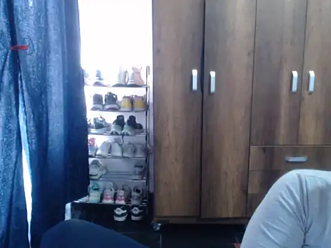 Snapshot of cloequeen15 chatting on November 27, 2025, 5:59 pm cloequeen15 online show from November 27, 2025, 5:59 pm