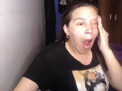 Snapshot of cloequeen15 chatting on February 28, 2026, 1:50 am cloequeen15 online show from February 28, 2026, 1:50 am