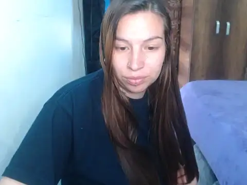 Snapshot of cloequeen15 chatting on March 3, 2026, 2:56 pm cloequeen15 online show from March 3, 2026, 2:56 pm