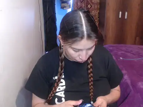 Snapshot of cloequeen15 chatting on March 15, 2026, 2:12 pm cloequeen15 online show from March 15, 2026, 2:12 pm