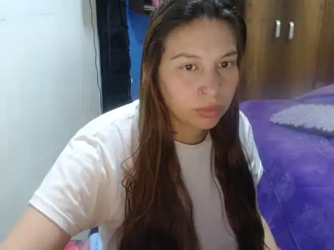 Snapshot of cloequeen15 chatting on March 16, 2026, 10:47 pm cloequeen15 online show from March 16, 2026, 10:47 pm