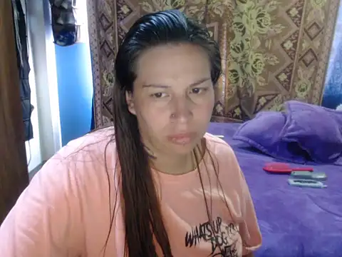 Snapshot of cloequeen15 chatting on May 3, 2026, 3:51 pm cloequeen15 online show from May 3, 2026, 3:51 pm