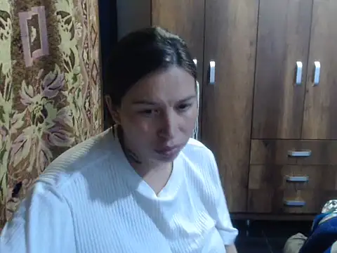 Snapshot of cloequeen15 chatting on May 31, 2026, 6:21 am cloequeen15 online show from May 31, 2026, 6:21 am