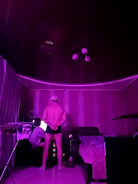 IVANUCHSEX online show from March 12, 2026, 11:00 pm