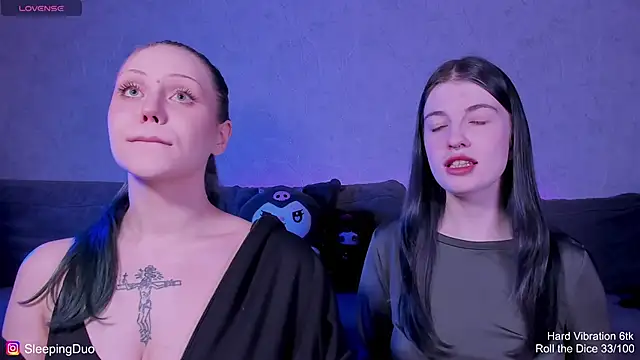 Snapshot of Threesomebabes chatting on May 30, 2026, 6:05 pm Threesomebabes online show from May 30, 2026, 6:05 pm