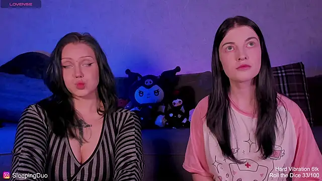 Snapshot of Threesomebabes chatting on June 4, 2026, 6:14 pm Threesomebabes online show from June 4, 2026, 6:14 pm