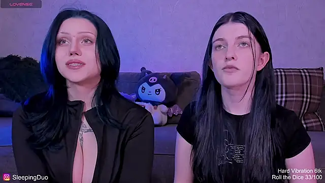 Snapshot of Threesomebabes chatting on June 11, 2026, 7:23 pm Threesomebabes online show from June 11, 2026, 7:23 pm