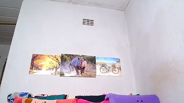 Snapshot of LoloQueen5 chatting on November 4, 2025, 8:19 pm LoloQueen5 online show from November 4, 2025, 8:19 pm