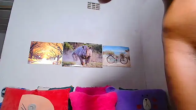 Snapshot of LoloQueen5 chatting on November 23, 2025, 7:13 pm LoloQueen5 online show from November 23, 2025, 7:13 pm