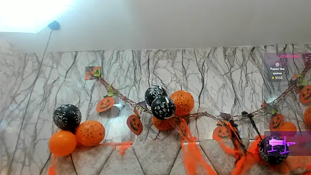 EXOTIC EBONY  online show from October 26, 2025, 7:09 pm