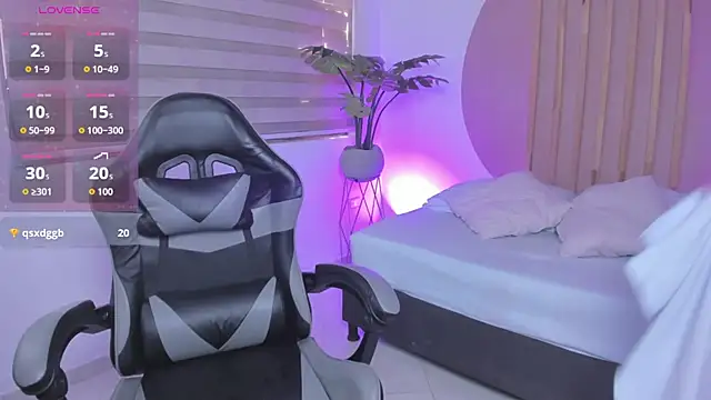 Snapshot of rei_cos chatting on October 1, 2025, 12:22 pm rei cos online show from October 1, 2025, 12:22 pm