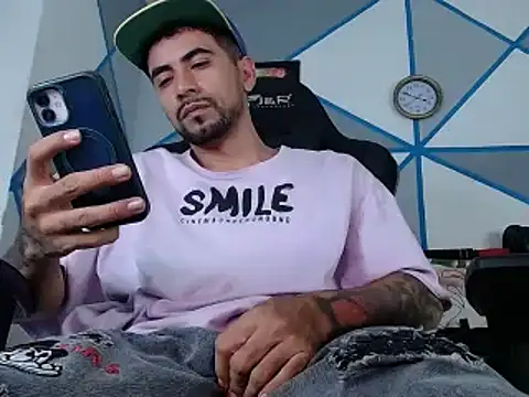 Snapshot of David_smile23 chatting on September 16, 2025, 12:22 am David smile23 online show from September 16, 2025, 12:22 am