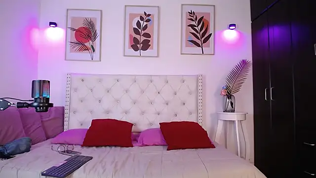 barbyehot online show from October 12, 2025, 12:20 am