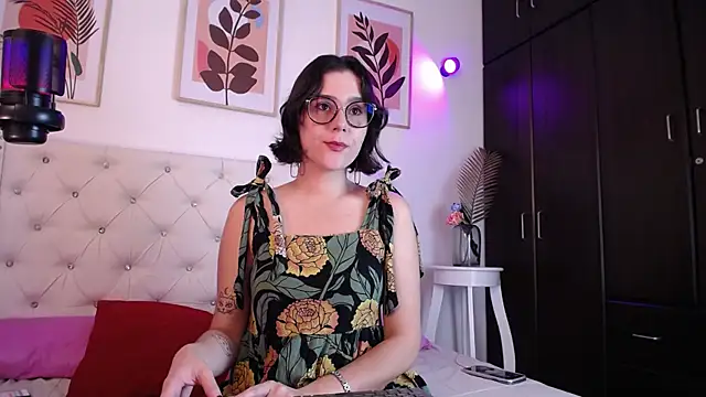 barbyehot online show from November 18, 2025, 9:52 pm