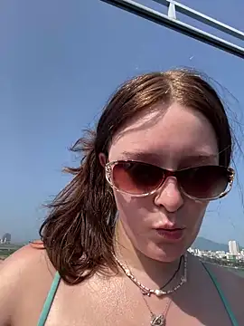 cherryrosealiee online show from February 21, 2026, 7:20 am