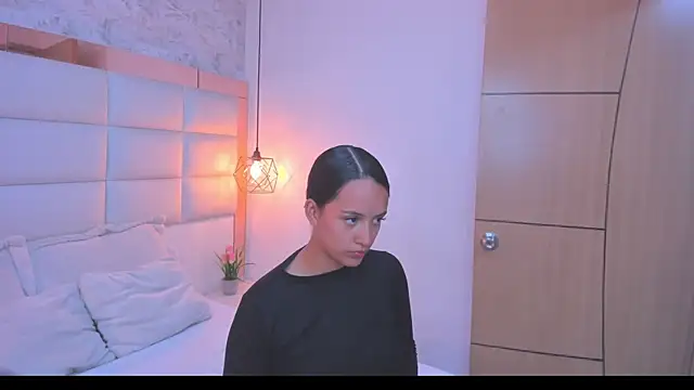 Snapshot of Salome_Smitth_1 chatting on April 15, 2026, 8:09 pm Salome Smitth 1 online show from April 15, 2026, 8:09 pm