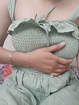 baddy8008 online show from June 16, 2026, 5:26 pm