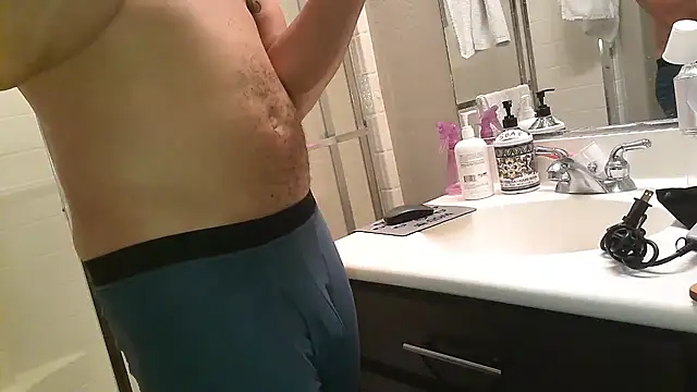 GRiZZLYBONE online show from August 1, 2026, 4:56 am