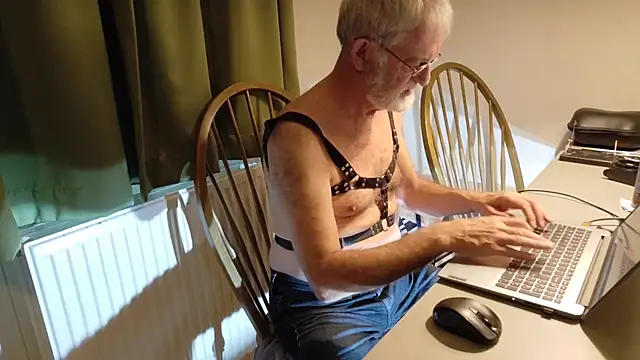 ewaldwillems99 online show from September 22, 2025, 1:35 pm