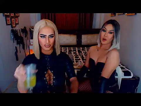 Snapshot of MystiqueQueen chatting on October 27, 2025, 8:46 pm MystiqueQueen online show from October 27, 2025, 8:46 pm