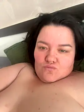 SunnyLeila2101 online show from November 2, 2025, 9:22 am