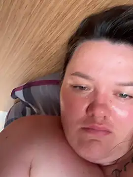 SunnyLeila2101 online show from July 2, 2026, 3:23 am