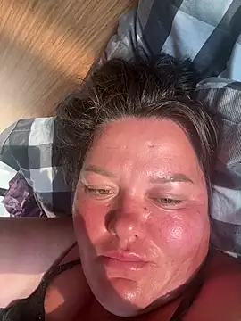SunnyLeila2101 online show from July 18, 2026, 3:44 am